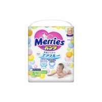 Підгузок Merries трусики для дітей S 4-8 кг 62 шт (558871)