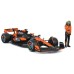 Масштабна модель автомобіля Bburago Автомодель з фігуркою - McLaren MCL38, 1:24 (18-28040)